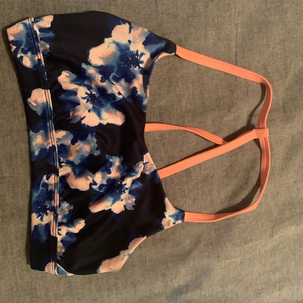 Old Navy Active Loght Support sports bra.